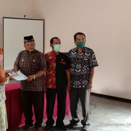 Penyerahan BLT Dana Desa Perpanjangan Tahap Kedua
